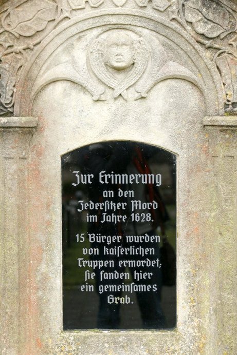 Die Inschrift auf dem Grabstein