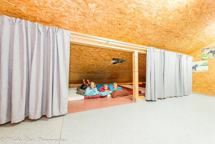 Bettenlager im Pferdeparadies